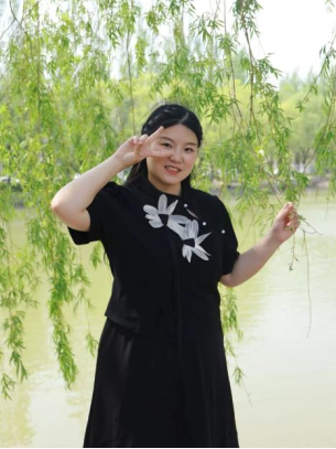 张婷婷  

22级高等教育学专业

博士就读于北京理工大学教育学专业

所获荣誉奖项：

国家奖学金；

2025年辽宁省优秀毕业生等

寄语：以韧为帆，终达彼岸。